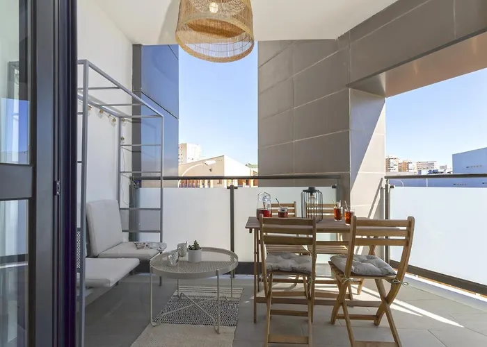 -Malagasunapts-Centre Pool&Parking Bus-Train Station
